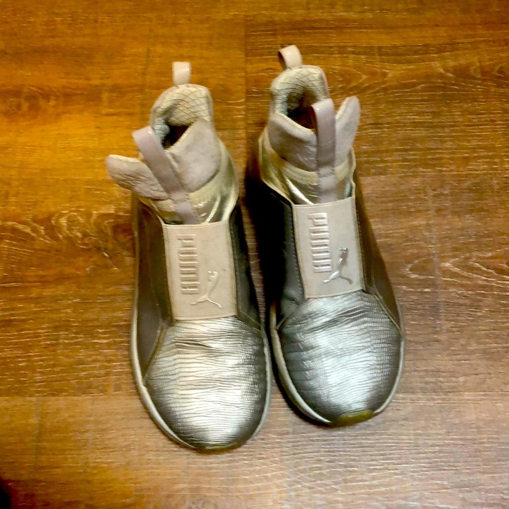 Puma womens size 6 sneakers